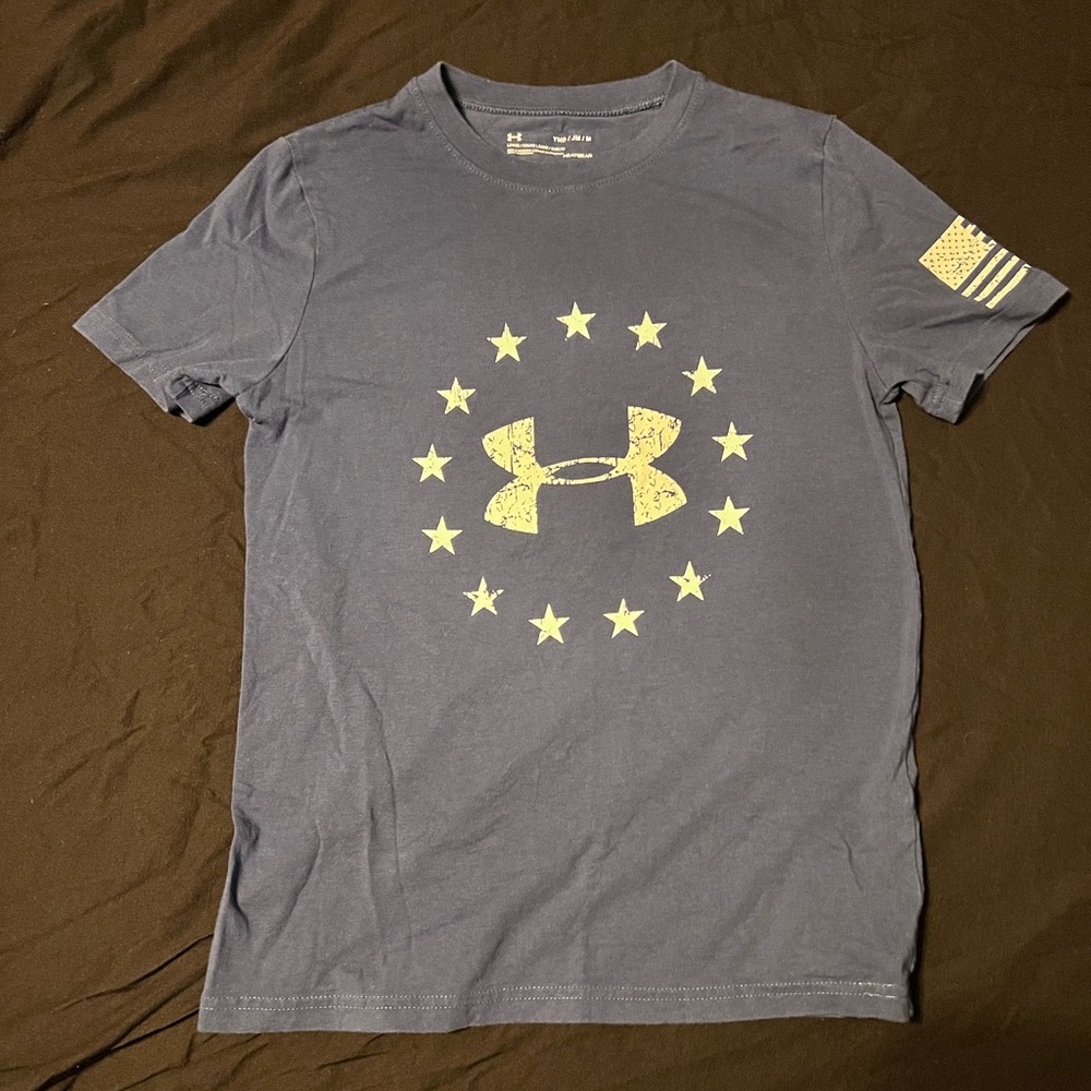 Kids size medium blue under armour t shirt